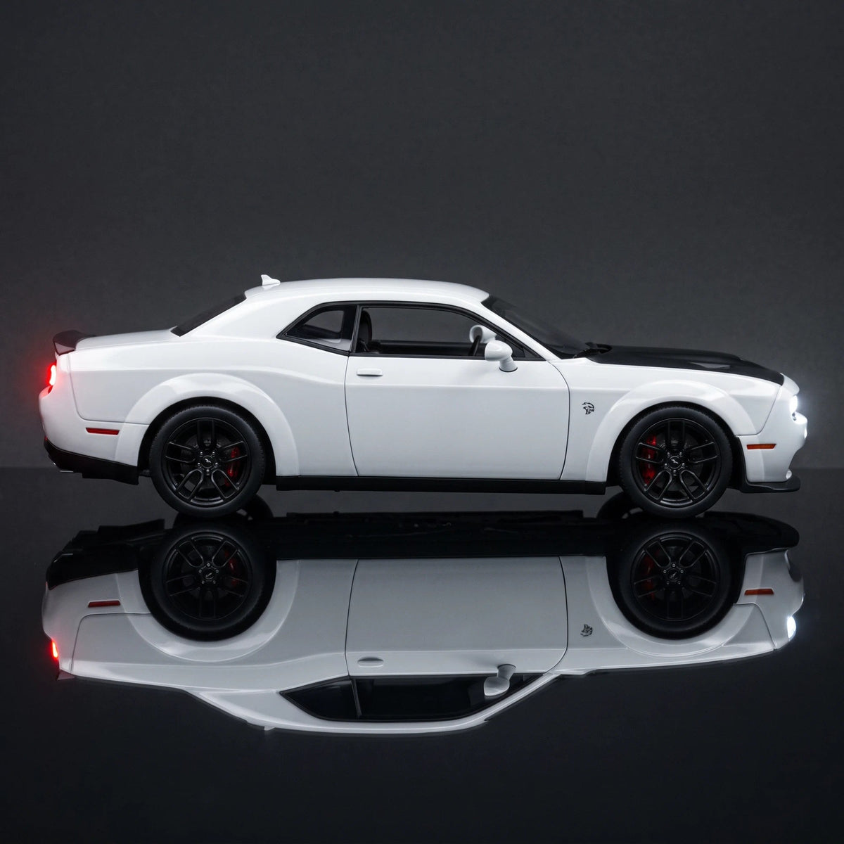 Dodge Challenger SRT Diffuser: Exhaust-Mist Humidifier with Working Lights